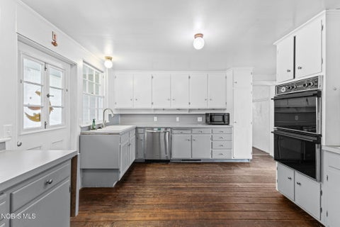 Tiny photo for 233 W Harrison Street, Maumee, OH 43537 (MLS # 10013853)
