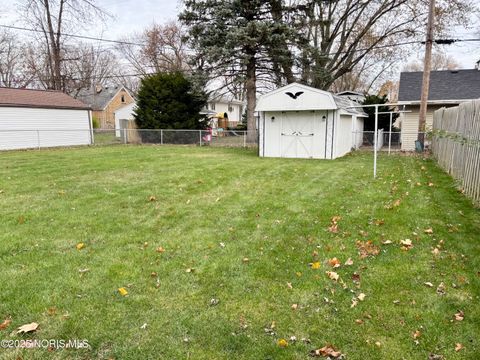 Tiny photo for 465 S Stephen Street, Oregon, OH 43616 (MLS # 10001779)