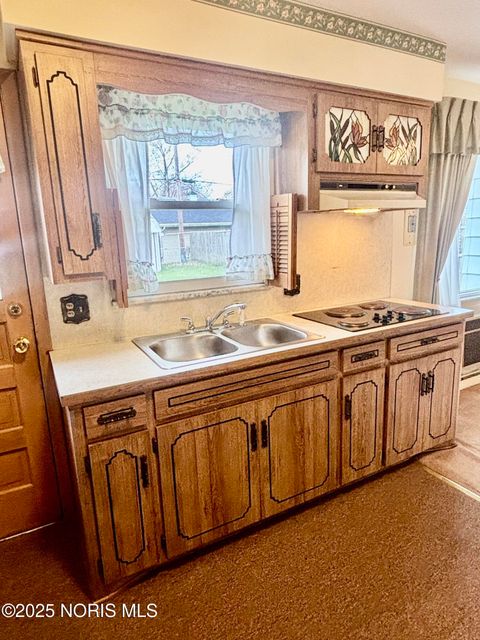 Tiny photo for 465 S Stephen Street, Oregon, OH 43616 (MLS # 10001779)