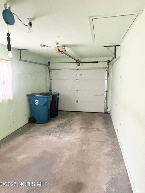 Tiny photo for 465 S Stephen Street, Oregon, OH 43616 (MLS # 10001779)