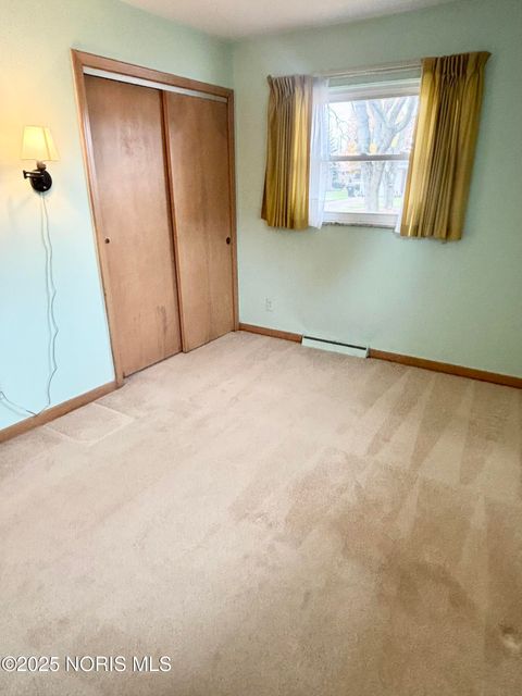 Tiny photo for 465 S Stephen Street, Oregon, OH 43616 (MLS # 10001779)