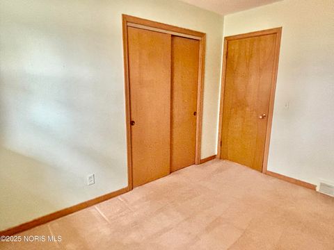 Tiny photo for 465 S Stephen Street, Oregon, OH 43616 (MLS # 10001779)