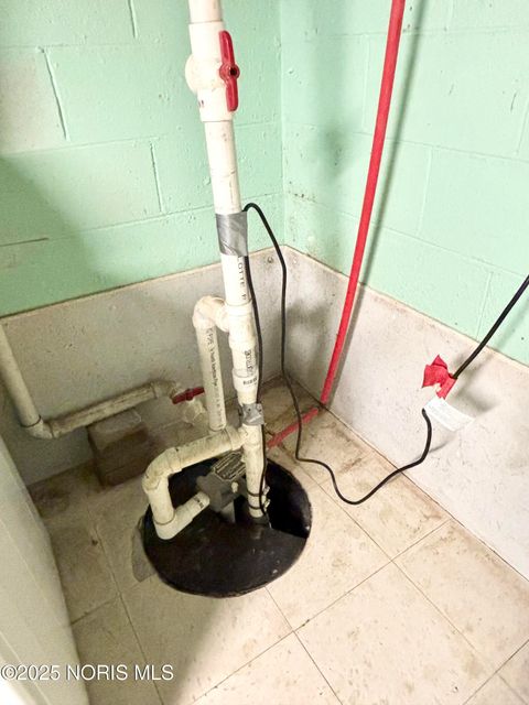 Tiny photo for 465 S Stephen Street, Oregon, OH 43616 (MLS # 10001779)