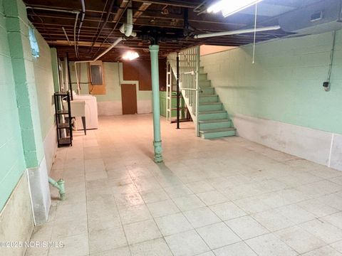 Tiny photo for 465 S Stephen Street, Oregon, OH 43616 (MLS # 10001779)