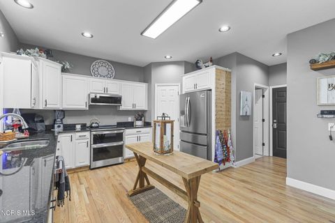 Tiny photo for 14638 Lake Meadows Drive, Perrysburg, OH 43551 (MLS # 10004335)