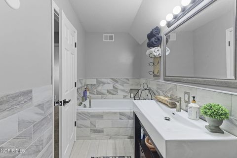 Tiny photo for 14638 Lake Meadows Drive, Perrysburg, OH 43551 (MLS # 10004335)