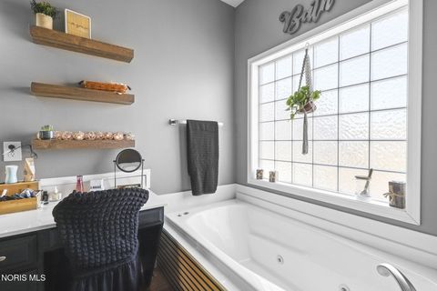 Tiny photo for 14638 Lake Meadows Drive, Perrysburg, OH 43551 (MLS # 10004335)