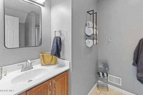 Tiny photo for 14638 Lake Meadows Drive, Perrysburg, OH 43551 (MLS # 10004335)