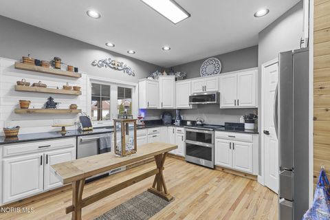 Tiny photo for 14638 Lake Meadows Drive, Perrysburg, OH 43551 (MLS # 10004335)