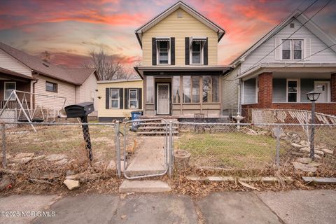 Photo of 277 Parker Avenue, Toledo, OH 43605 (MLS # 10003106)