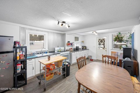 Tiny photo for 277 Parker Avenue, Toledo, OH 43605 (MLS # 10003106)