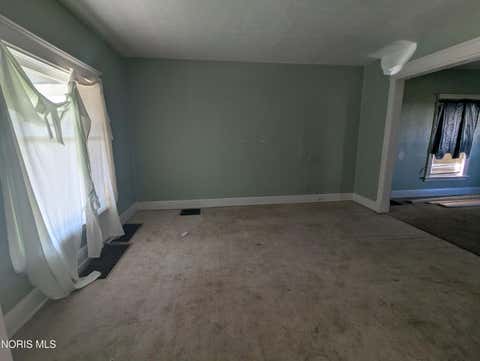 Tiny photo for 668 Bowman Street, Toledo, OH 43609 (MLS # 10011585)