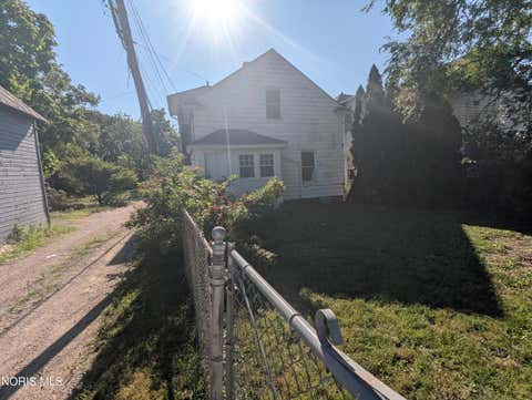 Tiny photo for 668 Bowman Street, Toledo, OH 43609 (MLS # 10011585)