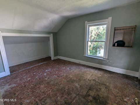 Tiny photo for 668 Bowman Street, Toledo, OH 43609 (MLS # 10011585)