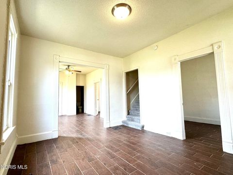 Tiny photo for 965 Curtis Street, Toledo, OH 43609 (MLS # 10005547)