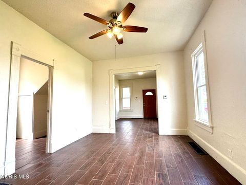 Tiny photo for 965 Curtis Street, Toledo, OH 43609 (MLS # 10005547)