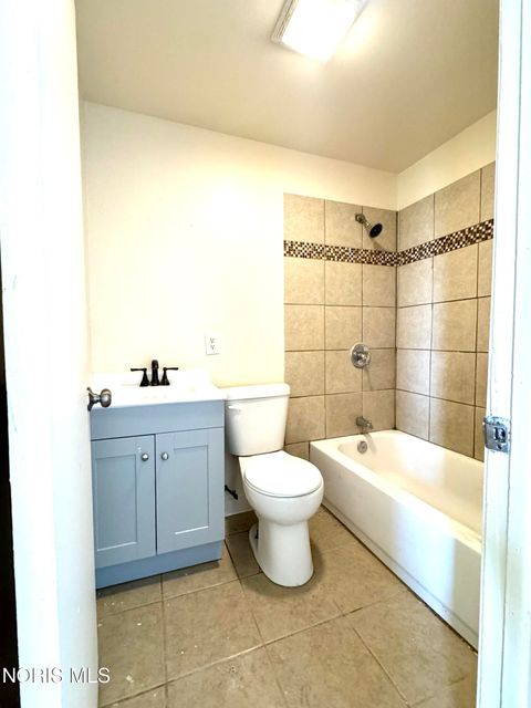 Photo of 965 Curtis Street, Toledo, OH 43609 (MLS # 10005547)