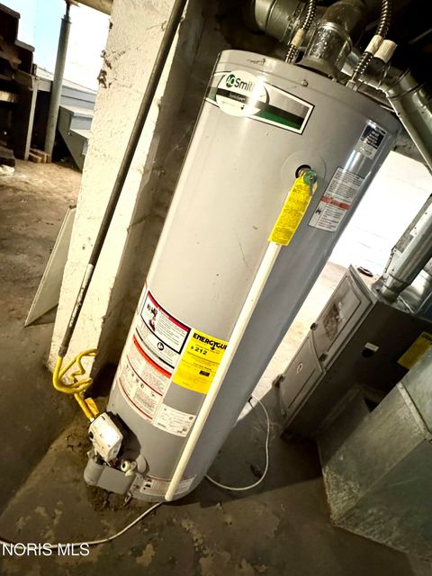 Tiny photo for 965 Curtis Street, Toledo, OH 43609 (MLS # 10005547)