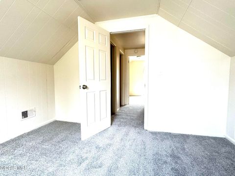 Tiny photo for 965 Curtis Street, Toledo, OH 43609 (MLS # 10005547)