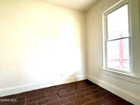 Tiny photo for 965 Curtis Street, Toledo, OH 43609 (MLS # 10005547)