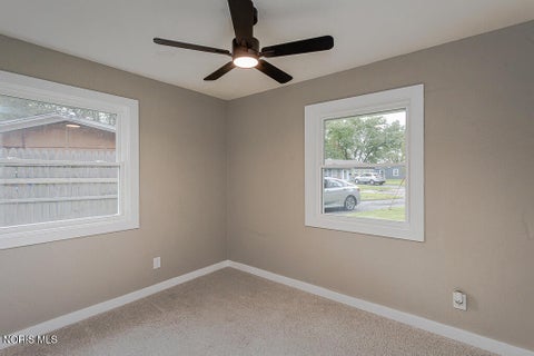 Tiny photo for 1002 Park Lane, Toledo, OH 43615 (MLS # 10013189)