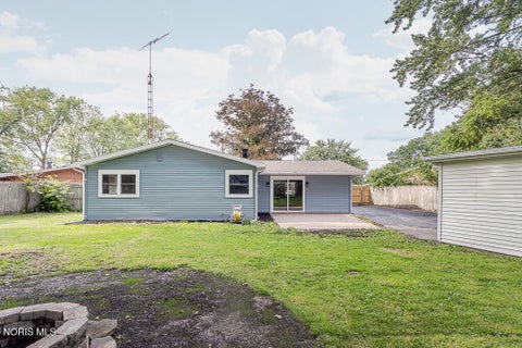 Tiny photo for 1002 Park Lane, Toledo, OH 43615 (MLS # 10013189)