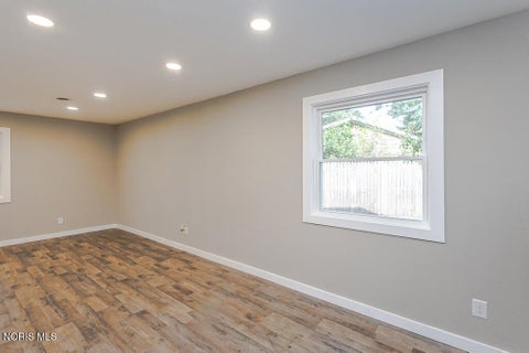 Tiny photo for 1002 Park Lane, Toledo, OH 43615 (MLS # 10013189)