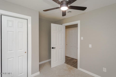 Tiny photo for 1002 Park Lane, Toledo, OH 43615 (MLS # 10013189)