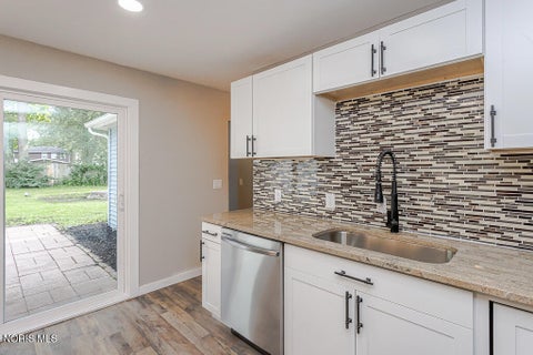 Tiny photo for 1002 Park Lane, Toledo, OH 43615 (MLS # 10013189)