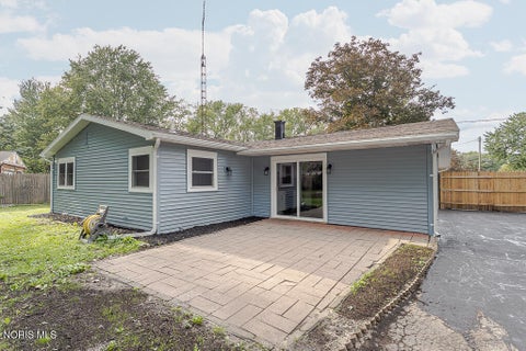 Tiny photo for 1002 Park Lane, Toledo, OH 43615 (MLS # 10013189)