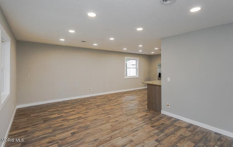 Tiny photo for 1002 Park Lane, Toledo, OH 43615 (MLS # 10013189)