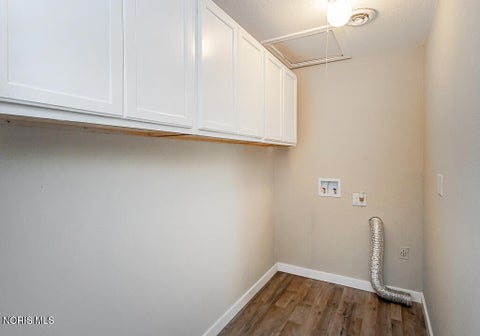 Tiny photo for 1002 Park Lane, Toledo, OH 43615 (MLS # 10013189)