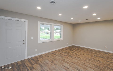 Tiny photo for 1002 Park Lane, Toledo, OH 43615 (MLS # 10013189)