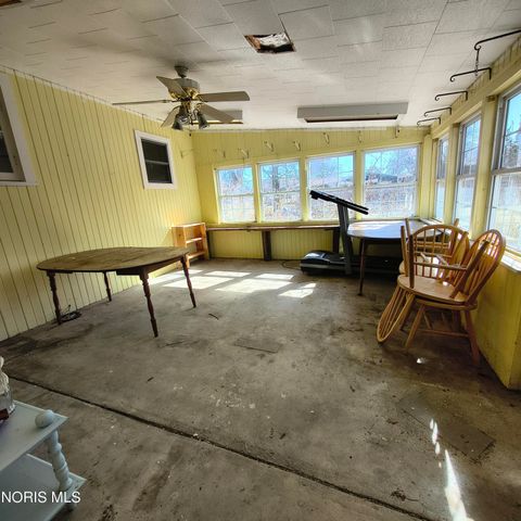 Tiny photo for 963 N Vine Street, Fostoria, OH 44830 (MLS # 10005453)