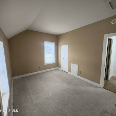 Tiny photo for 963 N Vine Street, Fostoria, OH 44830 (MLS # 10005453)