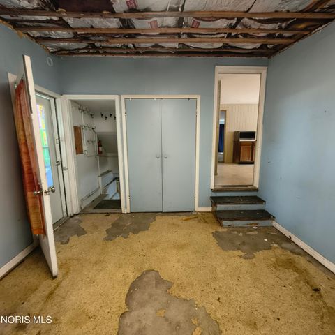 Tiny photo for 963 N Vine Street, Fostoria, OH 44830 (MLS # 10005453)