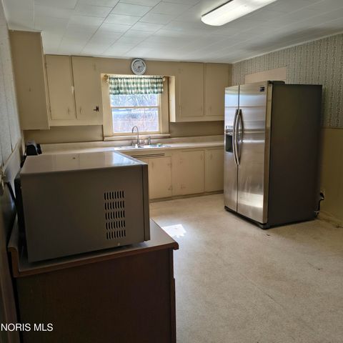 Tiny photo for 963 N Vine Street, Fostoria, OH 44830 (MLS # 10005453)