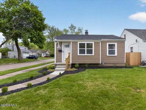 Tiny photo for 4550 Burnham Avenue, Toledo, OH 43612 (MLS # 10007160)
