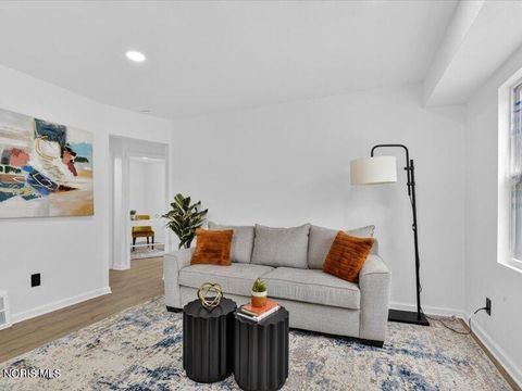 Tiny photo for 4550 Burnham Avenue, Toledo, OH 43612 (MLS # 10007160)