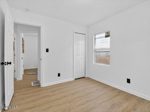 Tiny photo for 4550 Burnham Avenue, Toledo, OH 43612 (MLS # 10007160)