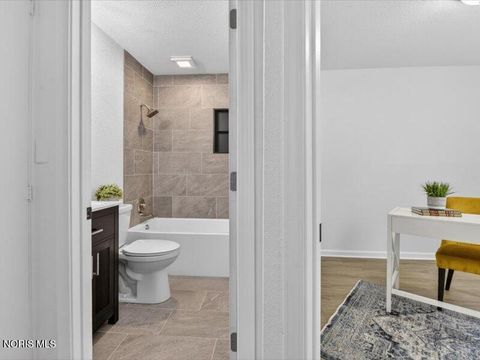 Tiny photo for 4550 Burnham Avenue, Toledo, OH 43612 (MLS # 10007160)