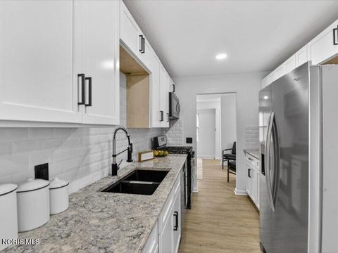 Tiny photo for 4550 Burnham Avenue, Toledo, OH 43612 (MLS # 10007160)