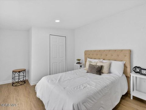Tiny photo for 4550 Burnham Avenue, Toledo, OH 43612 (MLS # 10007160)