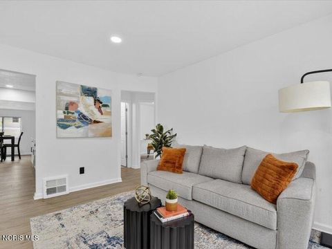 Tiny photo for 4550 Burnham Avenue, Toledo, OH 43612 (MLS # 10007160)