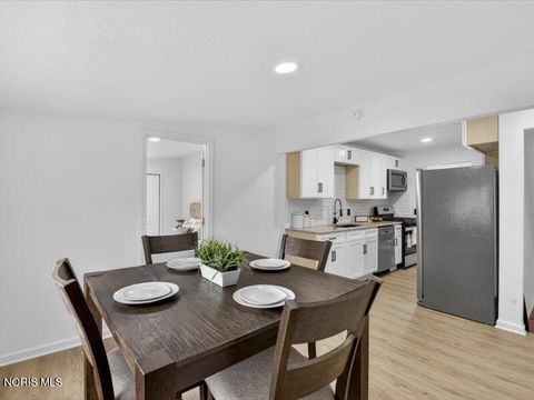 Tiny photo for 4550 Burnham Avenue, Toledo, OH 43612 (MLS # 10007160)