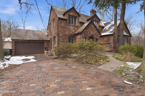 Tiny photo for 3234 Island Avenue, Toledo, OH 43614 (MLS # 10005682)