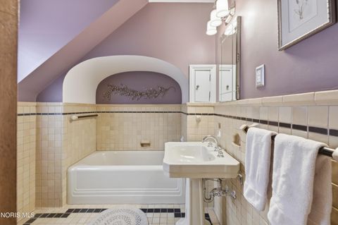 Tiny photo for 3234 Island Avenue, Toledo, OH 43614 (MLS # 10005682)