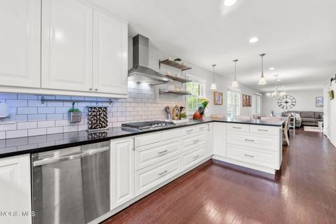 Tiny photo for 1968 S Holland Sylvania Road, Maumee, OH 43537 (MLS # 10007808)