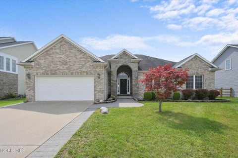 Photo of 14733 Lake Meadows Drive, Perrysburg, OH 43551 (MLS # 10014727)