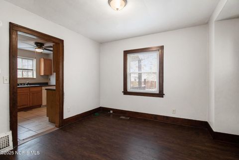 Tiny photo for 1929 Marlow Road, Toledo, OH 43613 (MLS # 10001623)